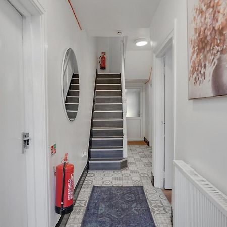Comfy Double En-Suite Room In Barking 바킹 외부 사진