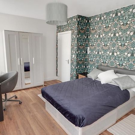 Comfy Double En-Suite Room In Barking 바킹 외부 사진