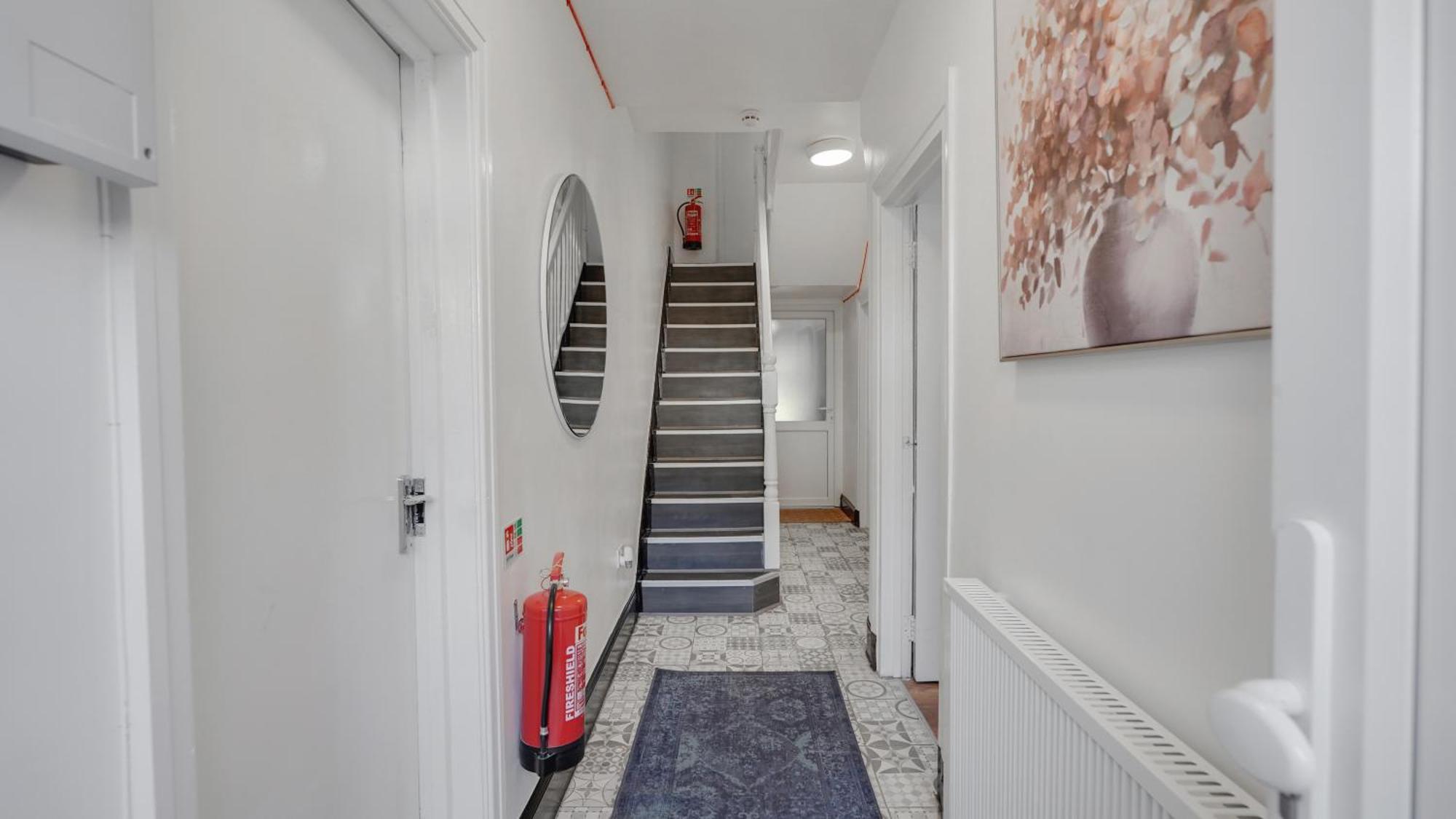Comfy Double En-Suite Room In Barking 바킹 외부 사진